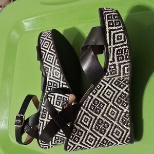 Mudd Black Crisscross Ankle Strap Sandals